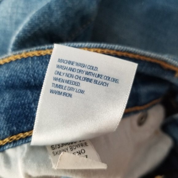 Old Navy Distressed low rise Jeans 4 Regular - Picture 4 of 10